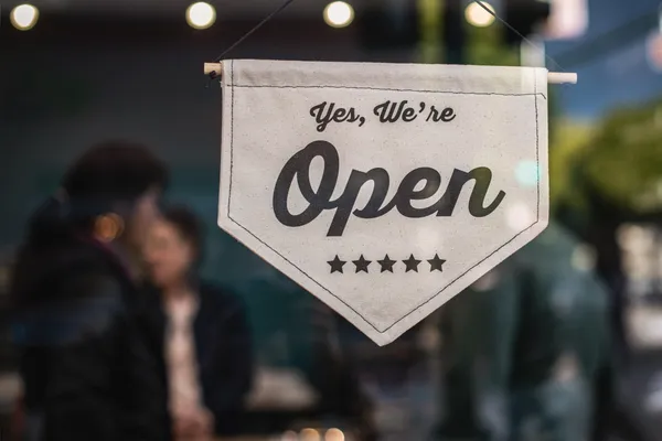 https://www.diamondfn.com/wp-content/uploads/2024/04/tim-mossholder-sxb8StmTfaw-unsplash_original.webp